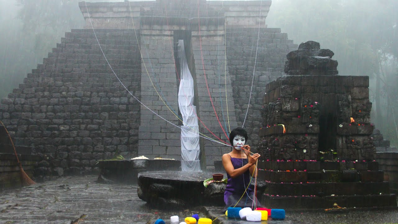 Brungkat, a site-specific theatre performance in Central Java